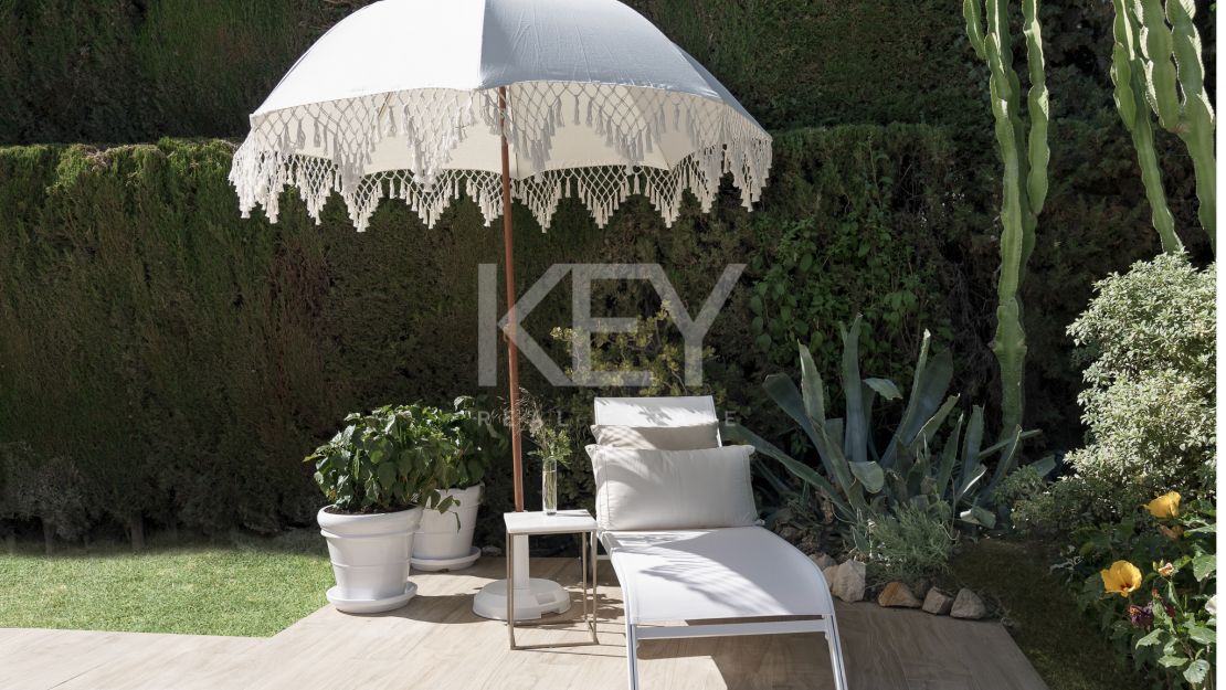 Elegante villa con diseño moderno en Nueva Andalucía