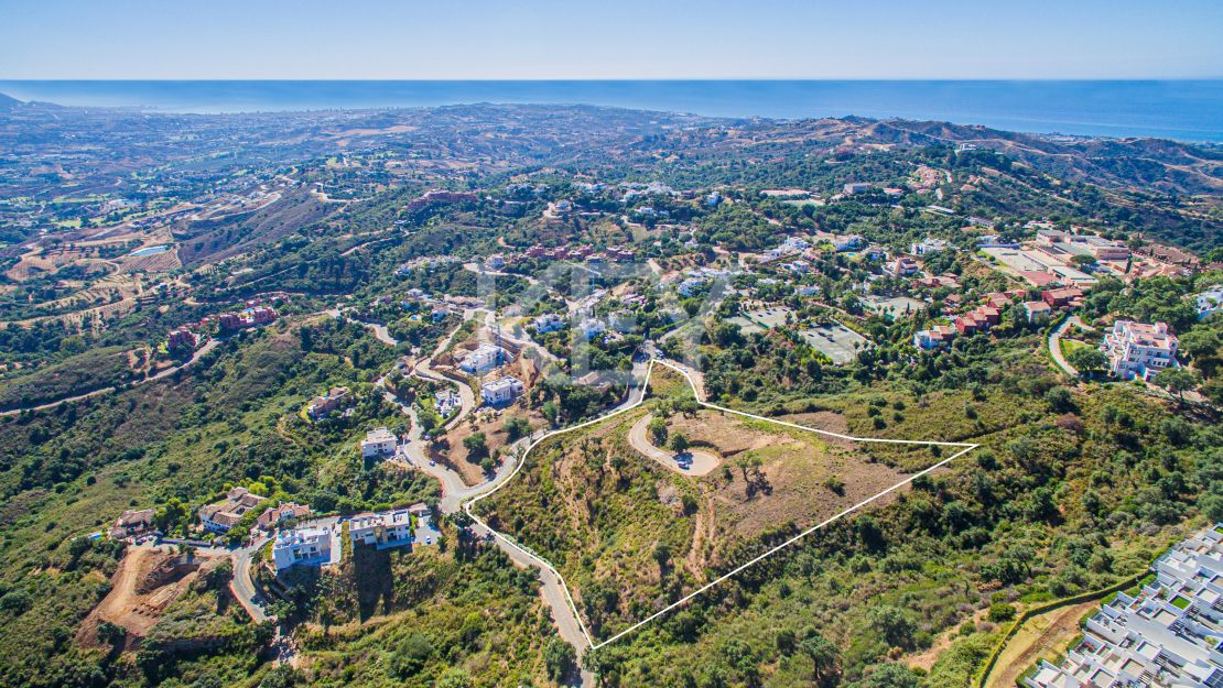 Впечатляющий инвестиционный участок с панорамным видом на Средиземное море и горы в Охене