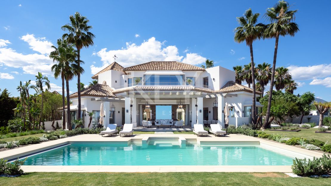 Stunning villa with panoramic views of the Mediterranean Sea in Monte Halcones, Benahavis