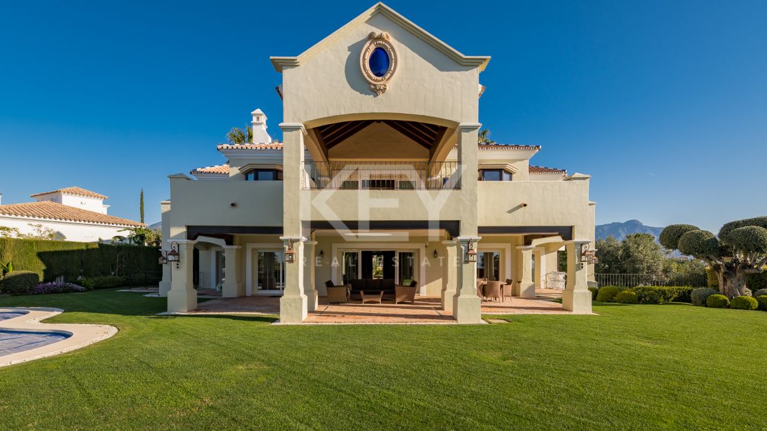 Classic style villa with Mediterranean Sea views in La Alqueria, Benahavis, Benahavis.