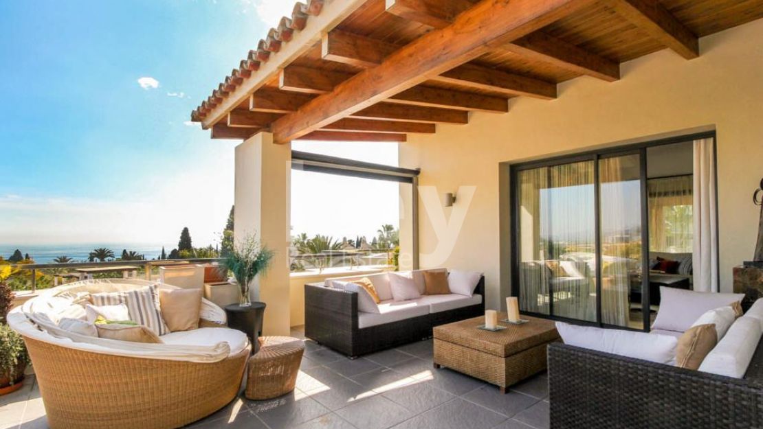 Magnifica villa a la venta en urbanización cerrada en Milla de Oro, Marbella