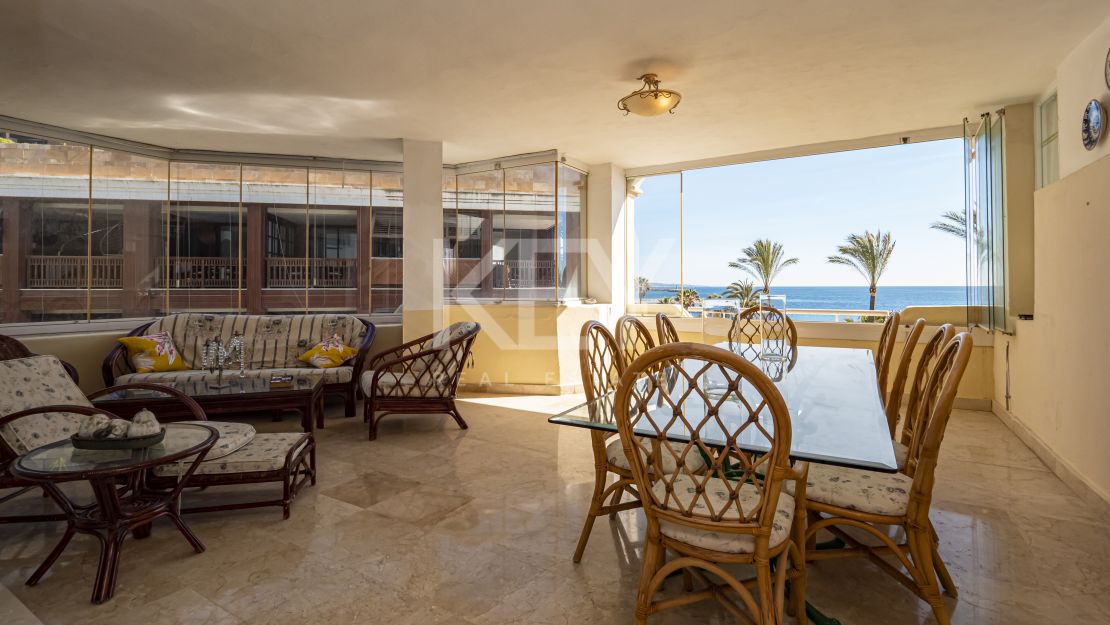 Квартира на первой линии пляжа в Ла Эррадура, Пуэрто Банус на продажу