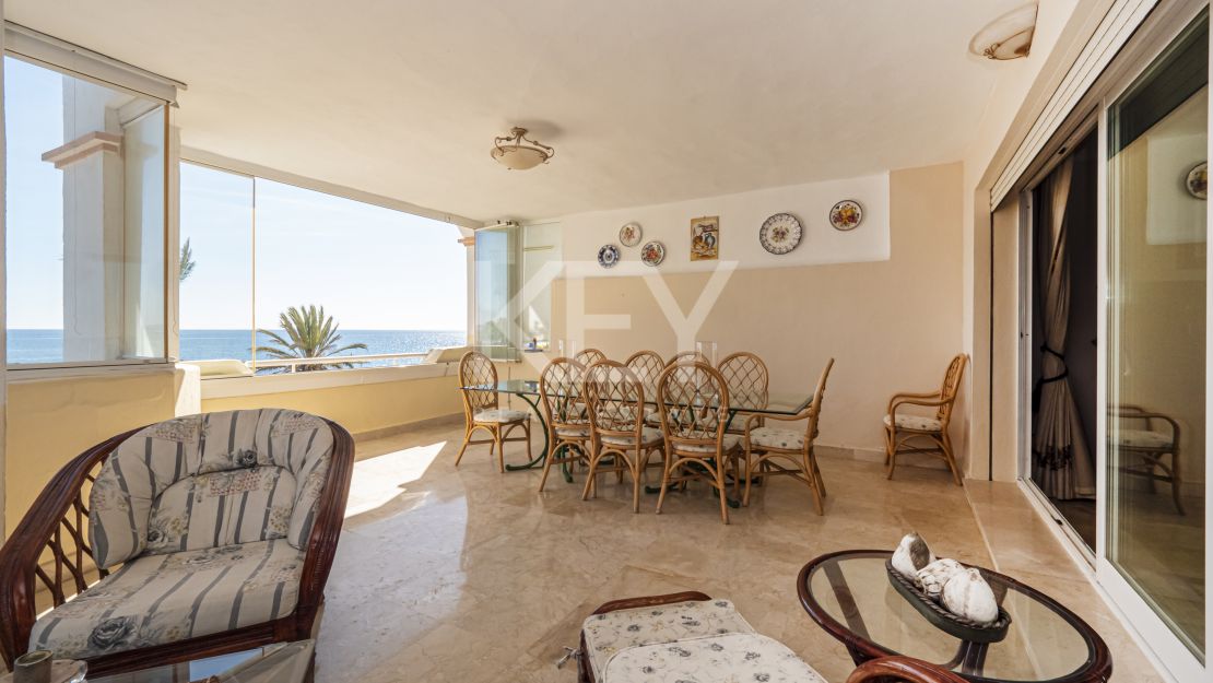 Квартира на первой линии пляжа в Ла Эррадура, Пуэрто Банус на продажу