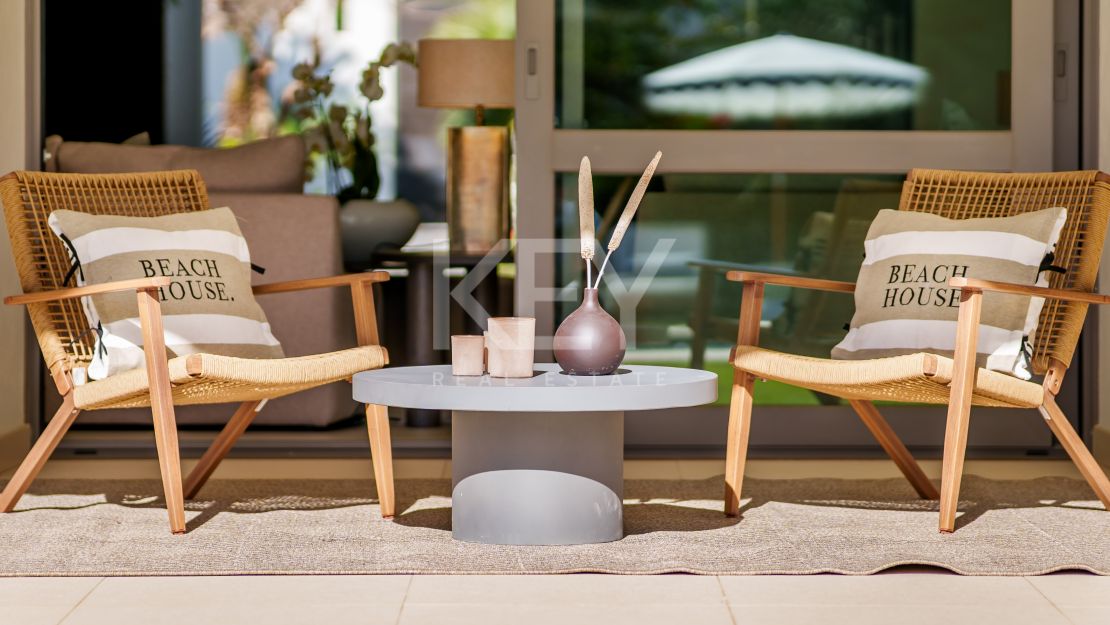 Iconic luxury bungalow – tropical oasis with golf views in La Cerquilla, Nueva Andalucía