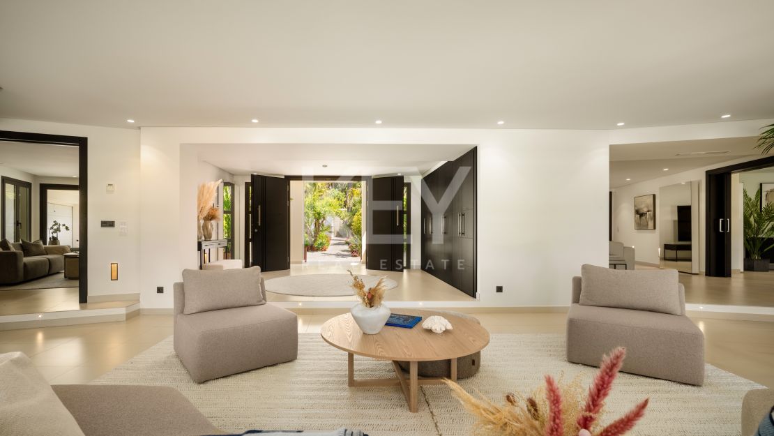 Iconic luxury bungalow – tropical oasis with golf views in La Cerquilla, Nueva Andalucía