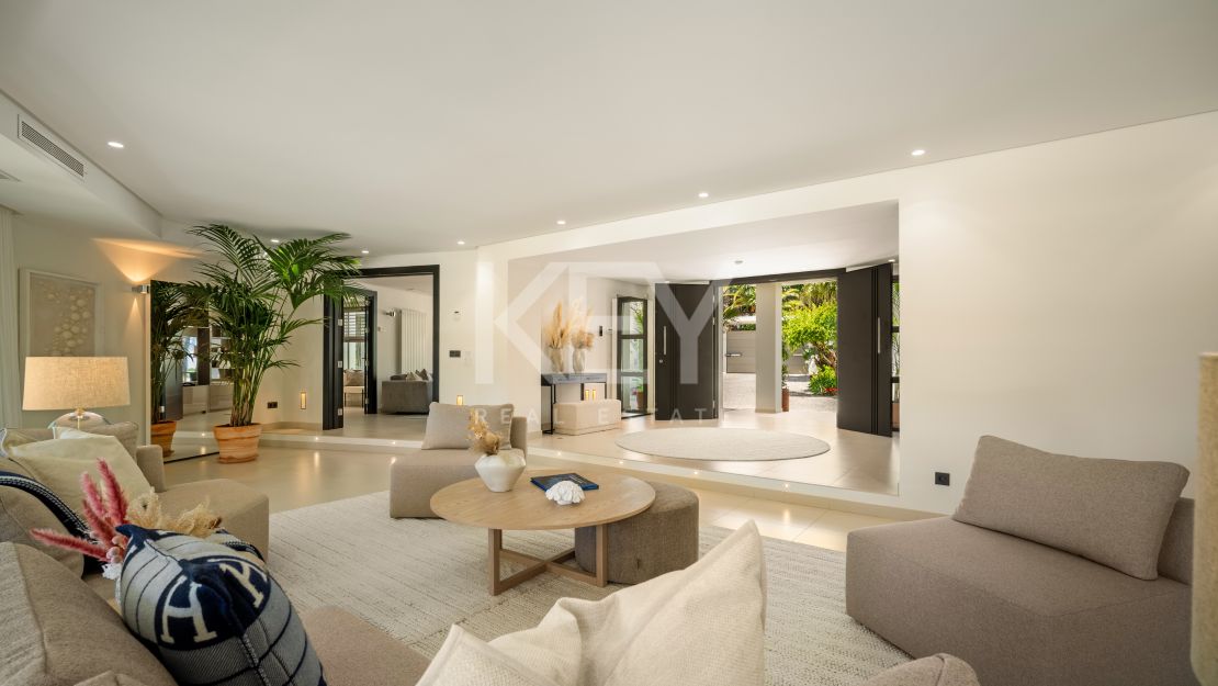 Iconic luxury bungalow – tropical oasis with golf views in La Cerquilla, Nueva Andalucía