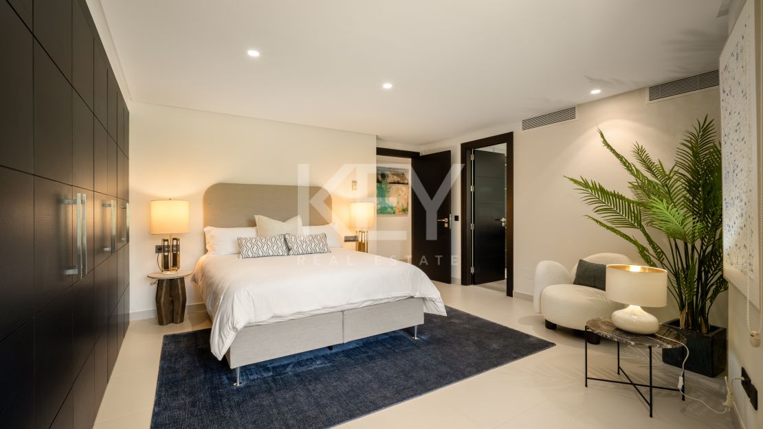 Iconic luxury bungalow – tropical oasis with golf views in La Cerquilla, Nueva Andalucía