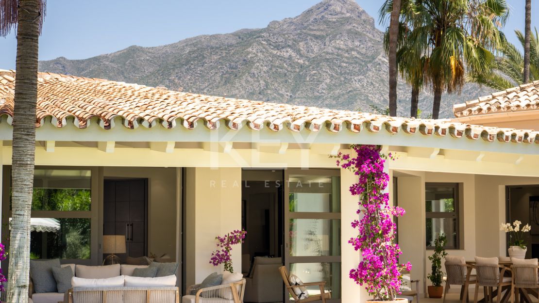 Iconic luxury bungalow – tropical oasis with golf views in La Cerquilla, Nueva Andalucía