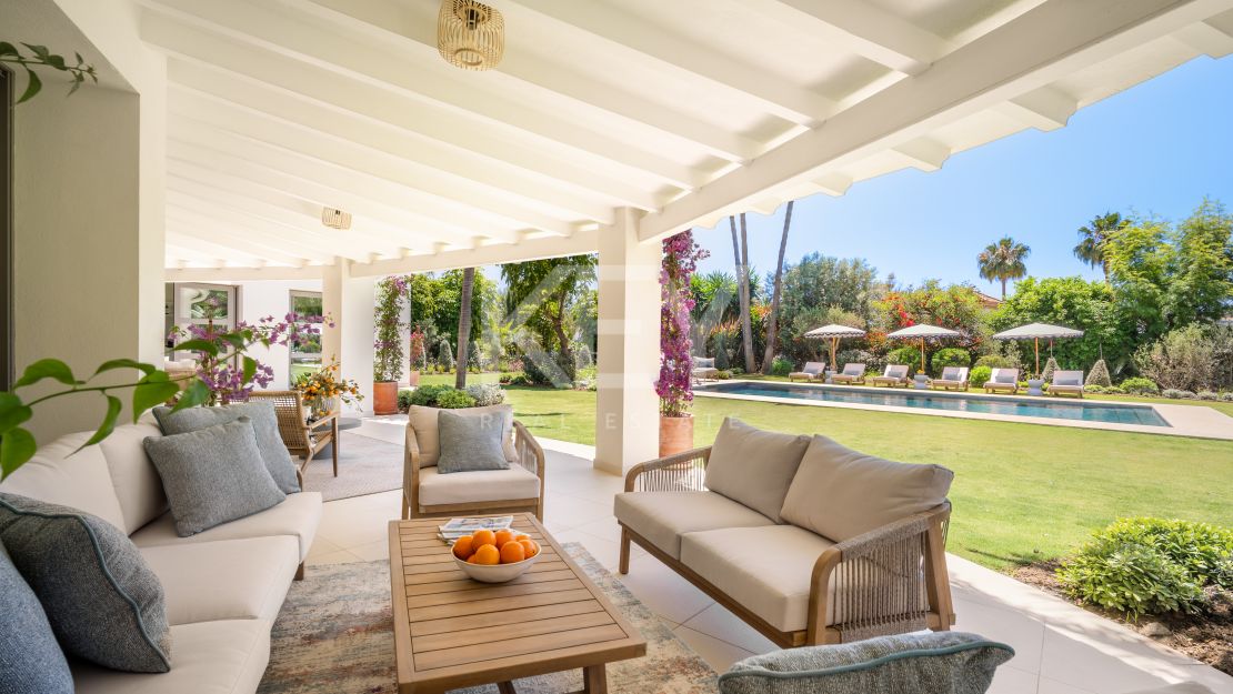 Iconic luxury bungalow – tropical oasis with golf views in La Cerquilla, Nueva Andalucía