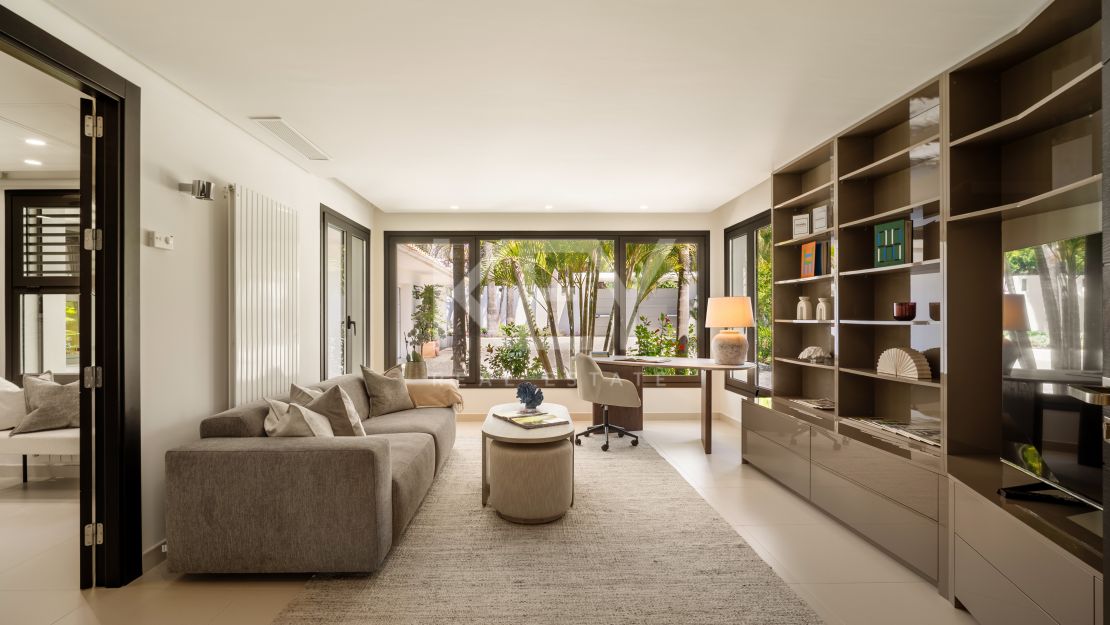 Iconic luxury bungalow – tropical oasis with golf views in La Cerquilla, Nueva Andalucía