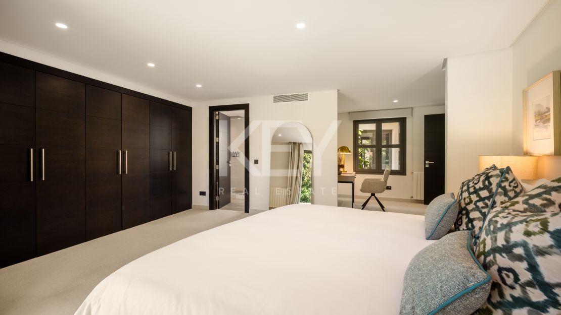 Iconic luxury bungalow – tropical oasis with golf views in La Cerquilla, Nueva Andalucía