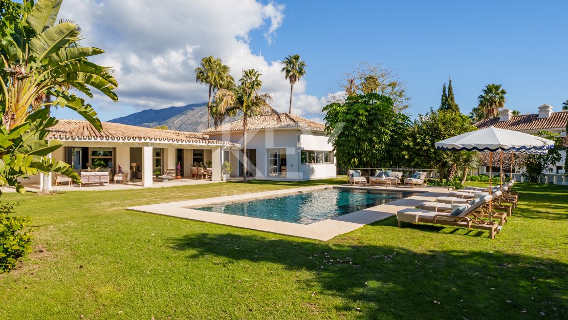 Iconic luxury bungalow – tropical oasis with golf views in La Cerquilla, Nueva Andalucía