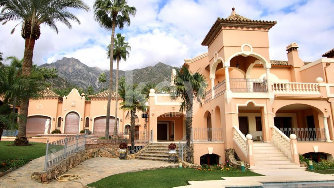 Luxury Classical Villa in Sierra Blanca for Long-Term Rent