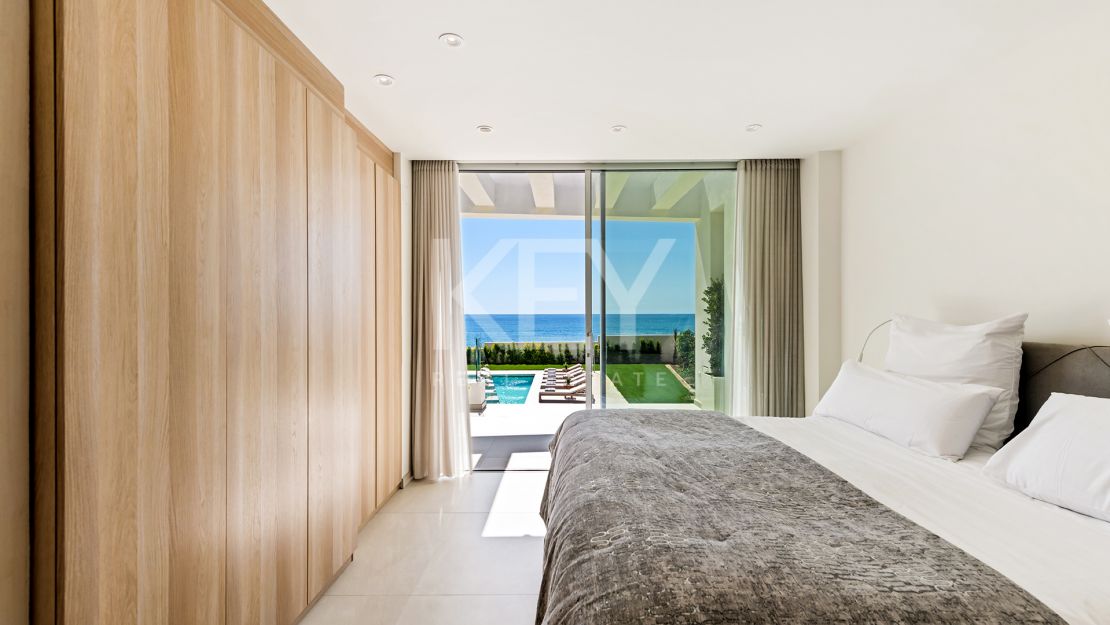 Villa Oasis: Идеальная вилла на берегу моря в Ла-Кала-де-Михас с потрясающим видом на море для краткосрочной аренды