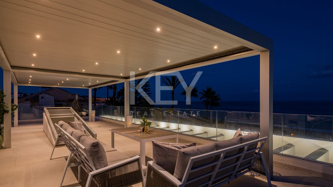 Villa Oasis: Идеальная вилла на берегу моря в Ла-Кала-де-Михас с потрясающим видом на море для краткосрочной аренды