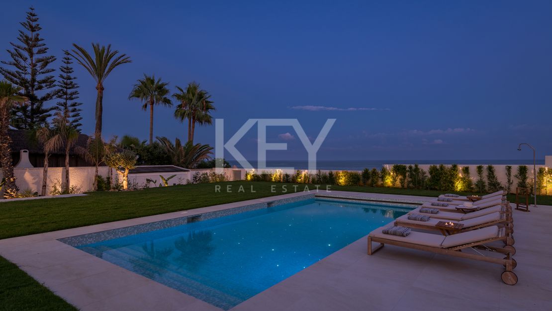 Villa Oasis: Идеальная вилла на берегу моря в Ла-Кала-де-Михас с потрясающим видом на море для краткосрочной аренды