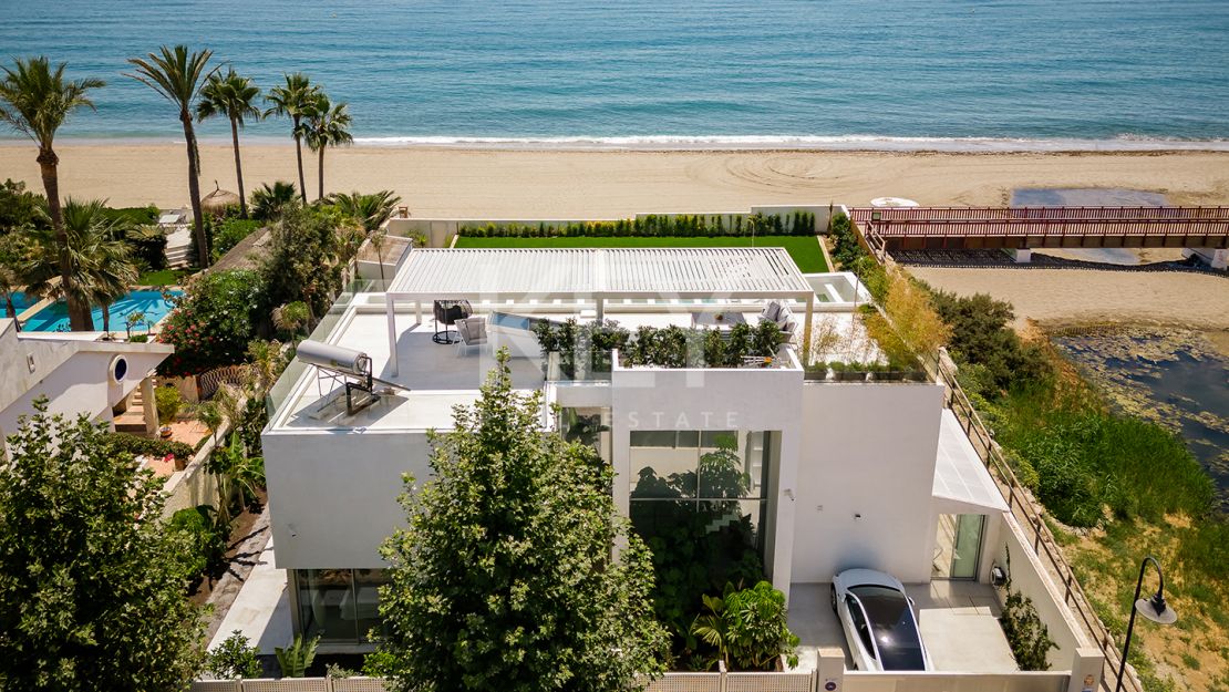 Villa Oasis: Идеальная вилла на берегу моря в Ла-Кала-де-Михас с потрясающим видом на море для краткосрочной аренды