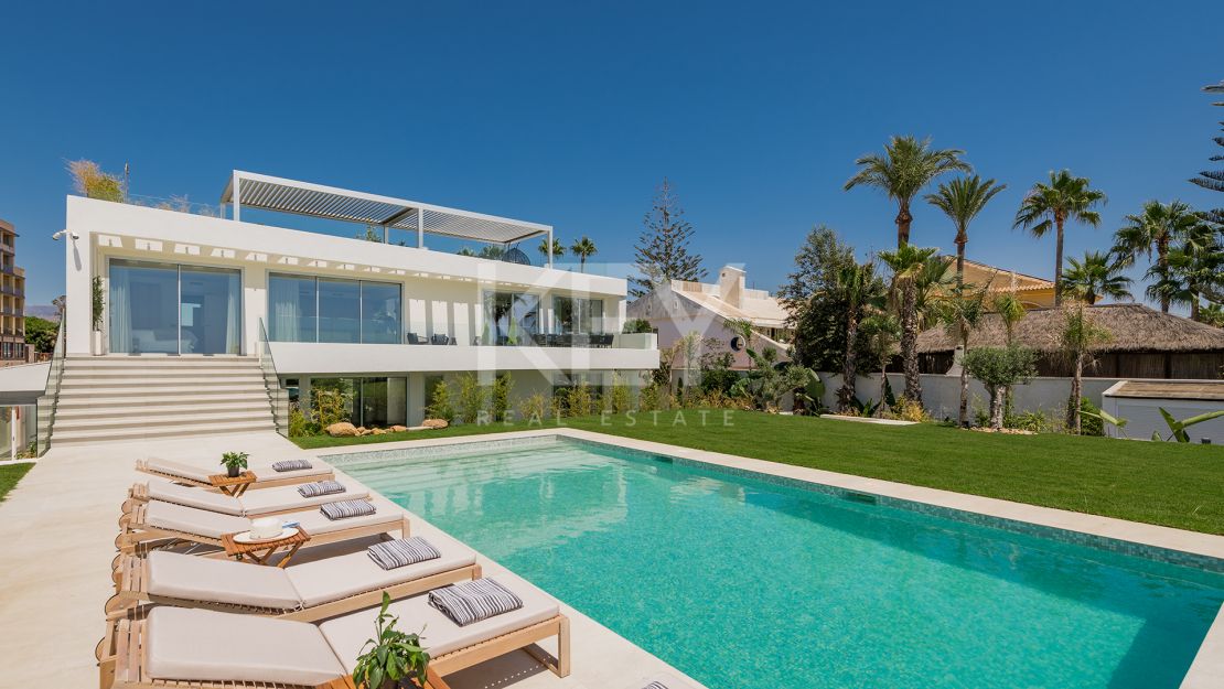 Villa Oasis: Идеальная вилла на берегу моря в Ла-Кала-де-Михас с потрясающим видом на море для краткосрочной аренды