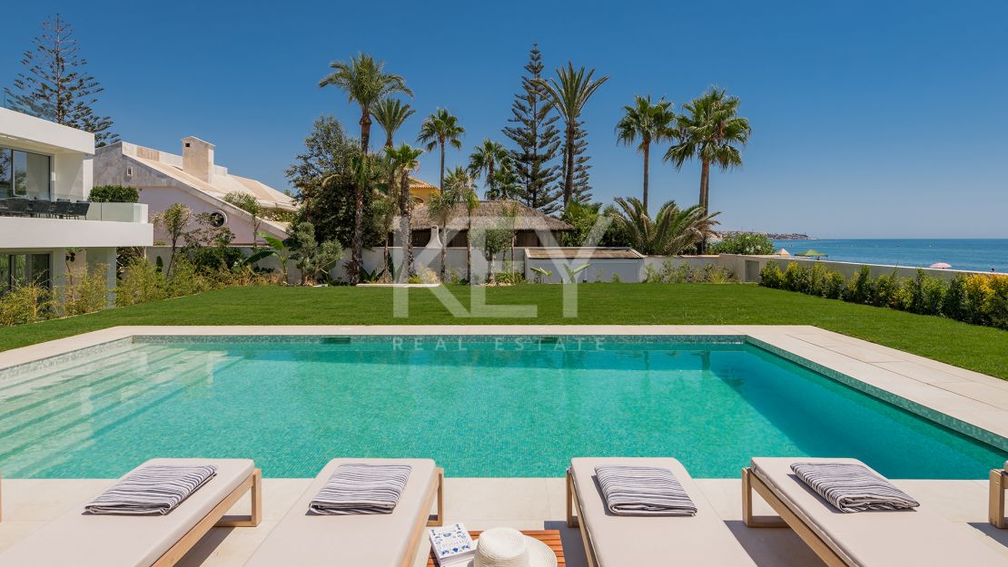 Villa Oasis: Идеальная вилла на берегу моря в Ла-Кала-де-Михас с потрясающим видом на море для краткосрочной аренды