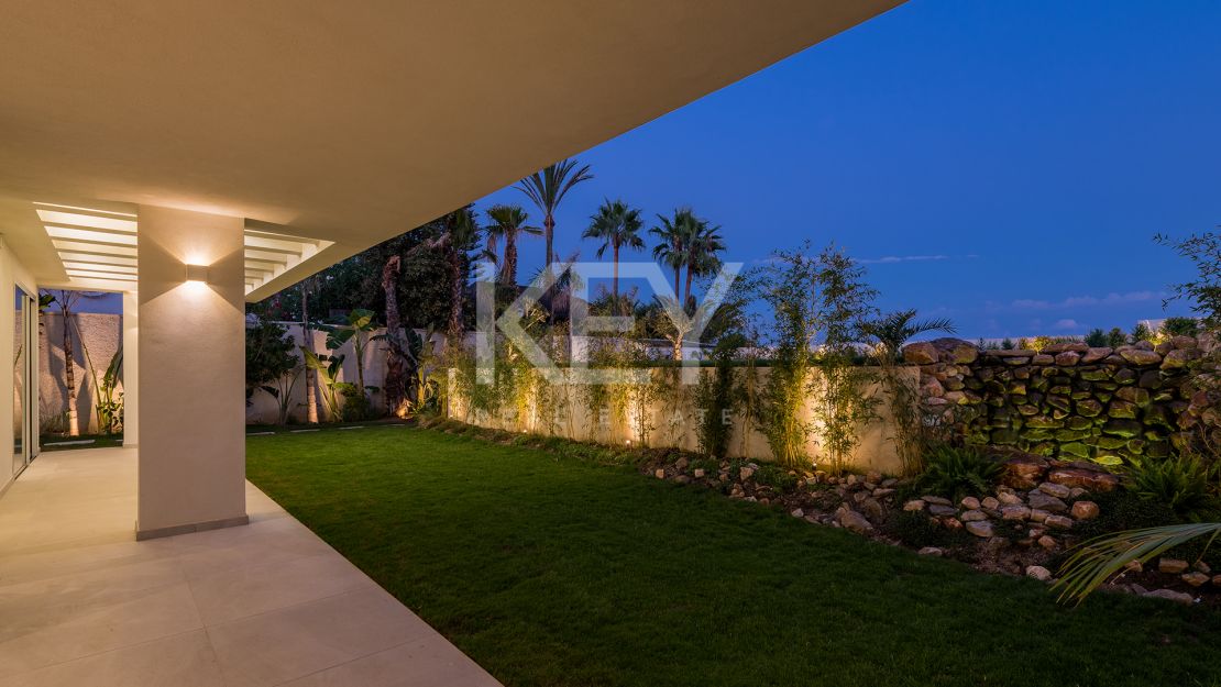 Villa Oasis: Идеальная вилла на берегу моря в Ла-Кала-де-Михас с потрясающим видом на море для краткосрочной аренды