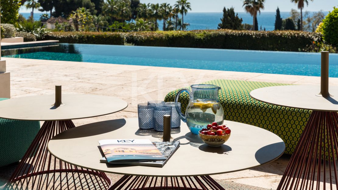 Exquisite villa for short term rent with mountain and sea views in La Carolina, Golden Mile