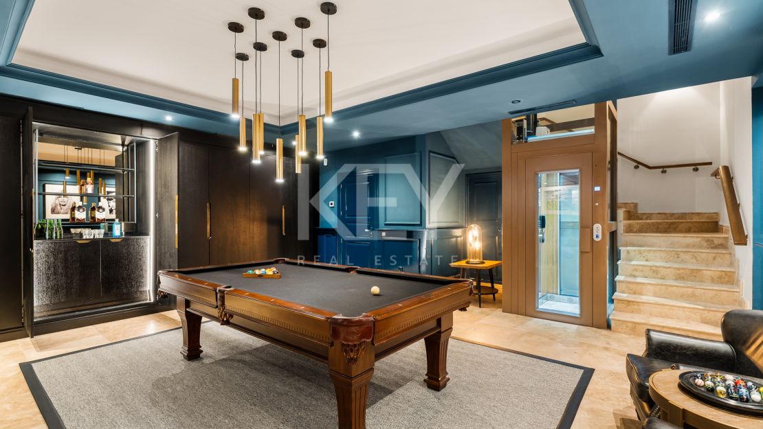 Exquisite villa for short term rent with mountain and sea views in La Carolina, Golden Mile