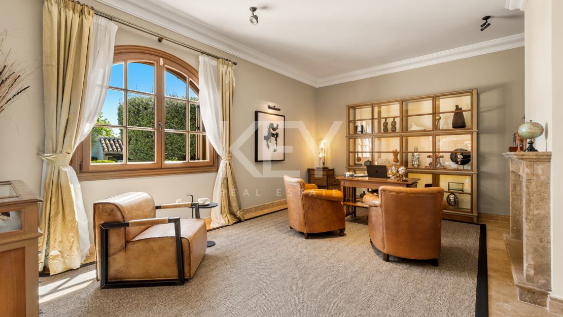 Exquisite villa for short term rent with mountain and sea views in La Carolina, Golden Mile