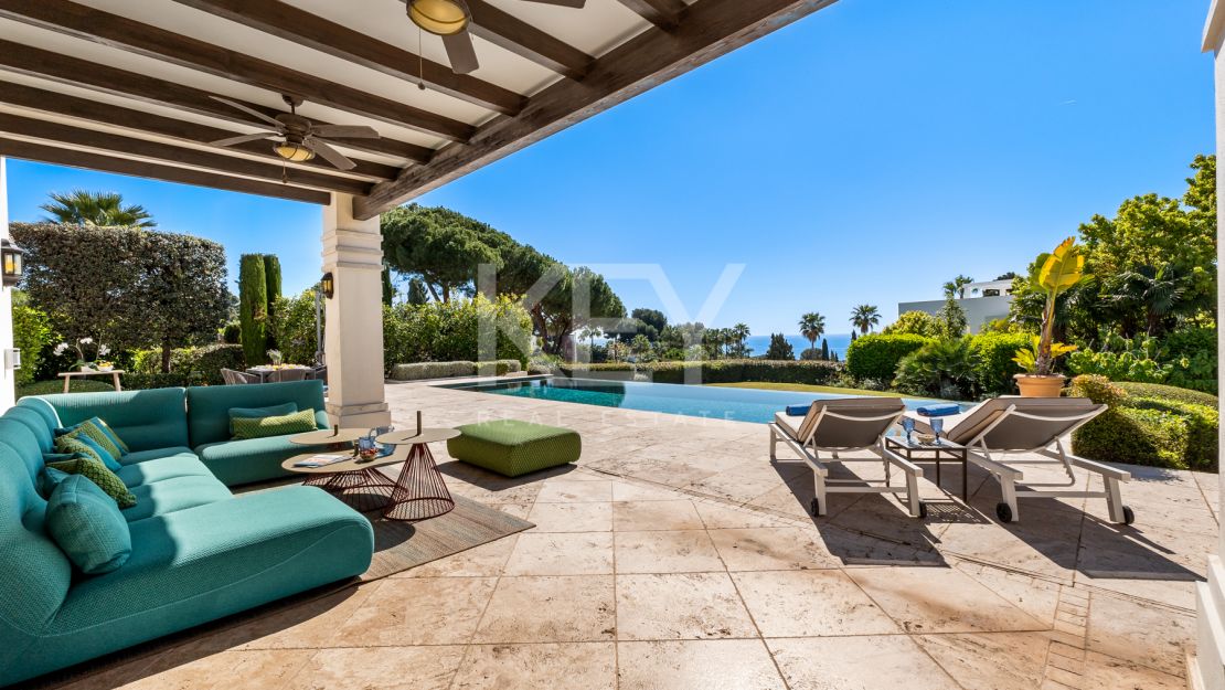 Exquisite villa for short term rent with mountain and sea views in La Carolina, Golden Mile