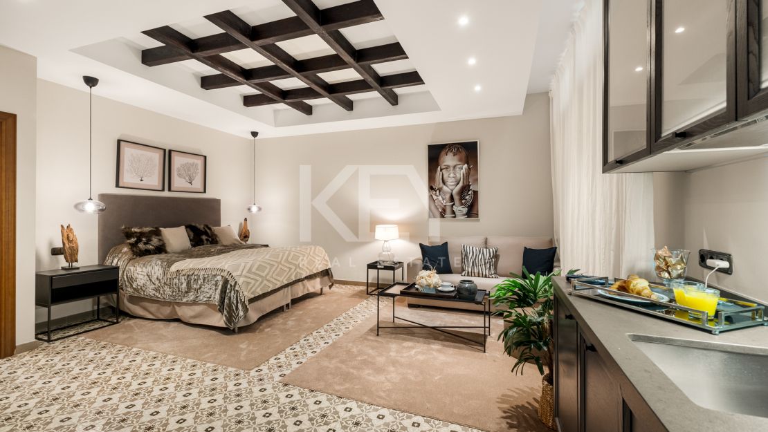 Exquisite villa for short term rent with mountain and sea views in La Carolina, Golden Mile