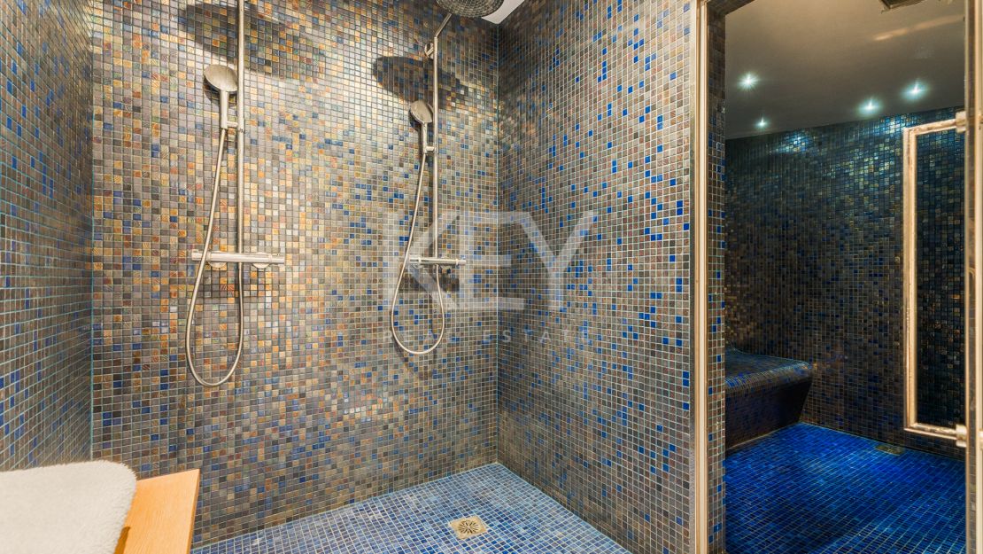 Exquisite villa for short term rent with mountain and sea views in La Carolina, Golden Mile