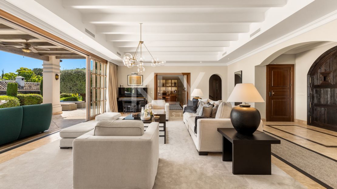 Exquisite villa for short term rent with mountain and sea views in La Carolina, Golden Mile