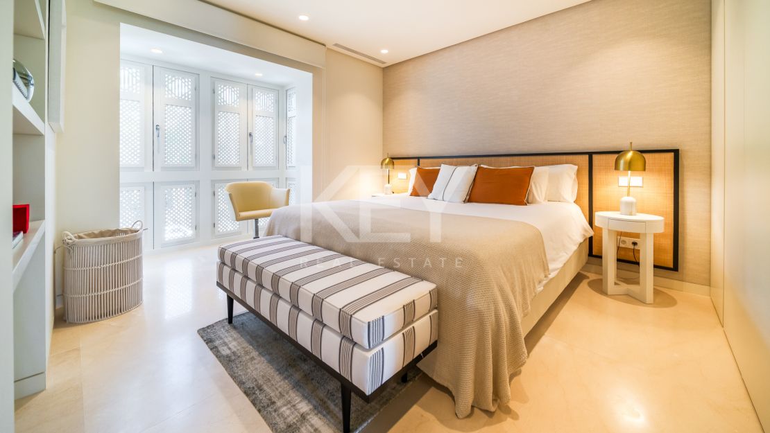 Впечатляющий двухуровневый пентхаус на продажу в Пуэнте Романо, Марбелья