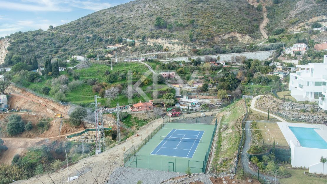 Un Hermoso Apartamento en Planta Baja en Palo Alto, Ojén, con Impresionantes Vistas al Mar para Alquiler a Largo Plazo
