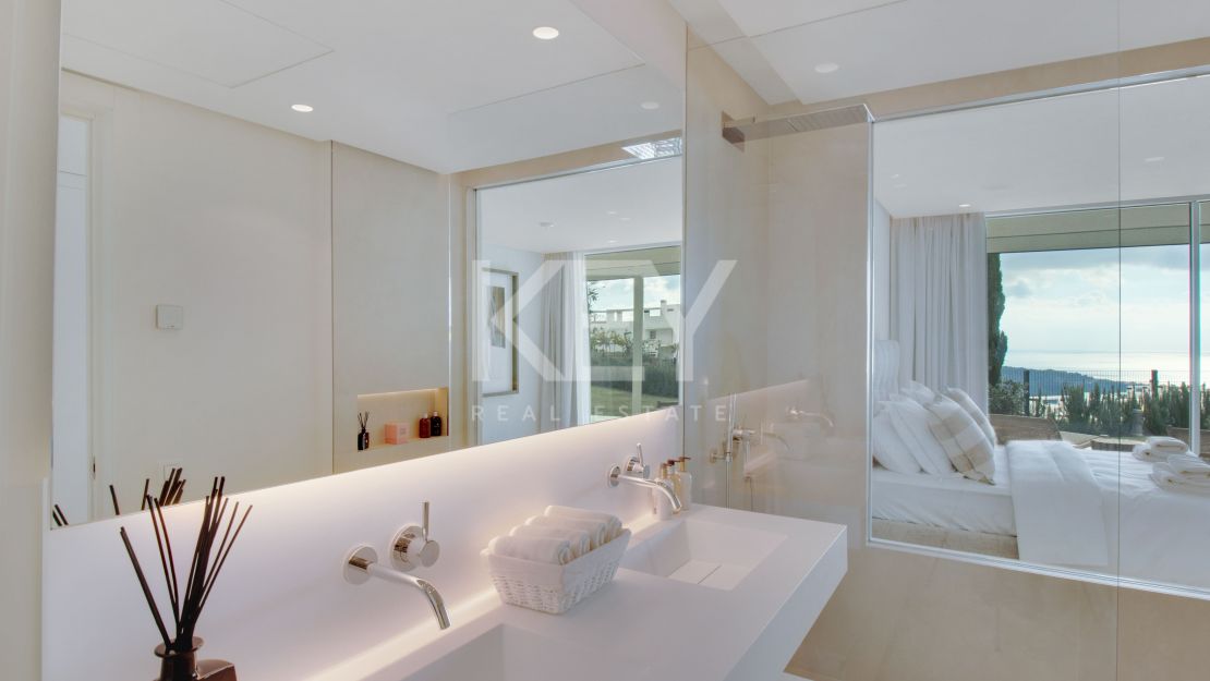 Un Hermoso Apartamento en Planta Baja en Palo Alto, Ojén, con Impresionantes Vistas al Mar para Alquiler a Largo Plazo