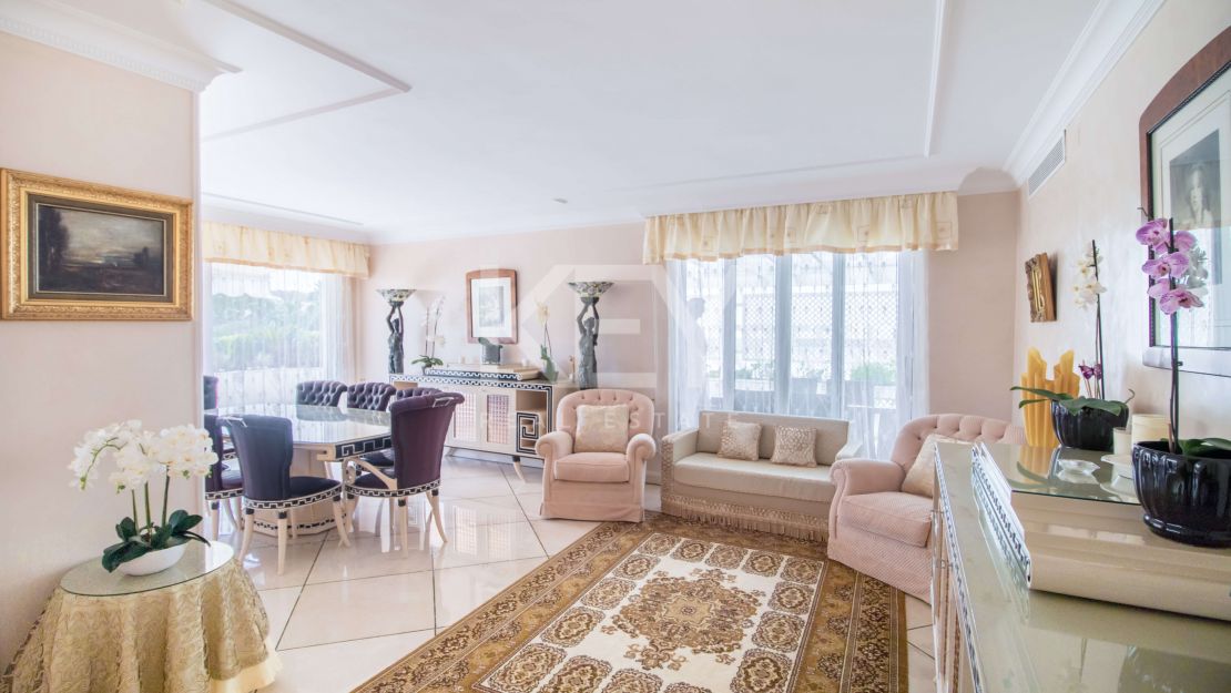 Stunning front line golf penthouse in Nueva Andalucia