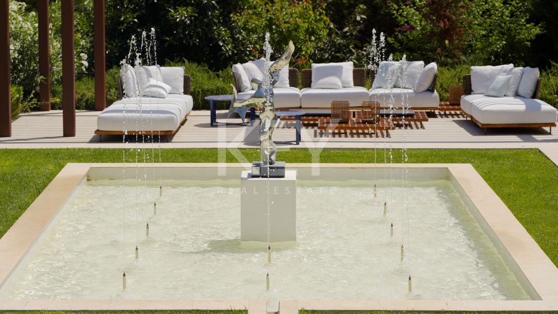 Вилла Queen: роскошная вилла для отдыха с джакузи на крыше, кинотеатром и СПА в Cascada de Camoján