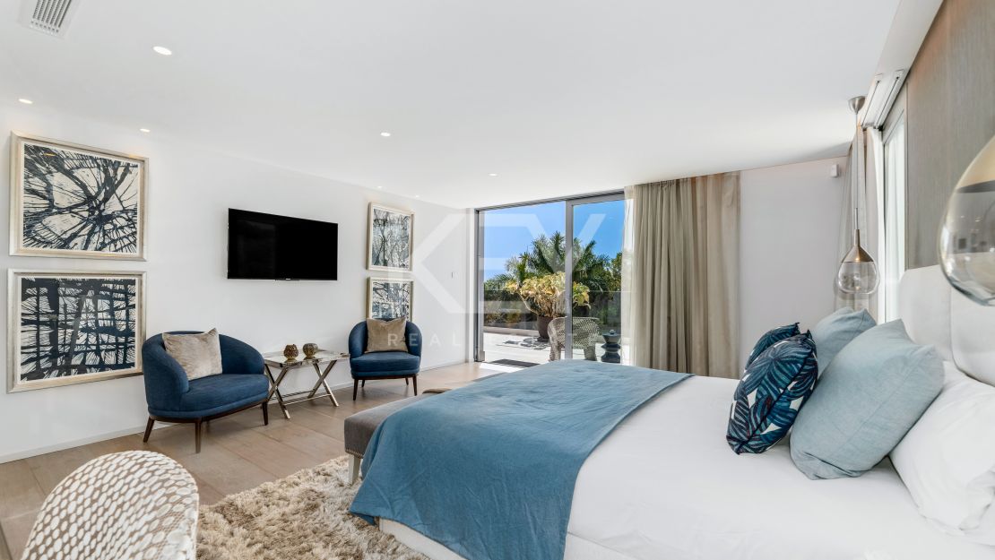 Вилла Queen: роскошная вилла для отдыха с джакузи на крыше, кинотеатром и СПА в Cascada de Camoján