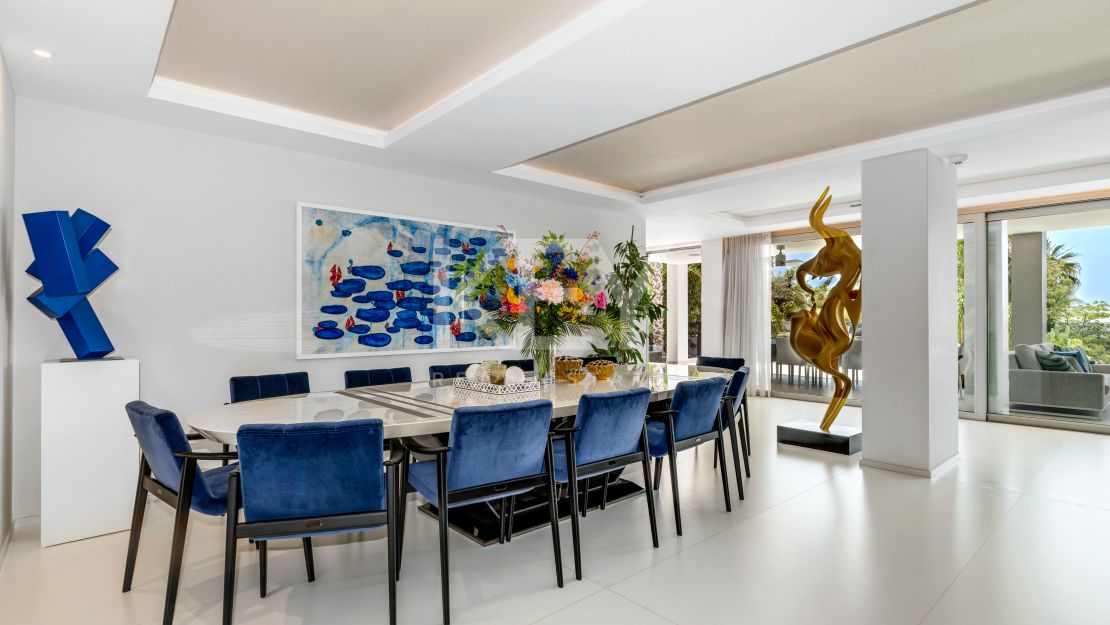 Вилла Queen: роскошная вилла для отдыха с джакузи на крыше, кинотеатром и СПА в Cascada de Camoján