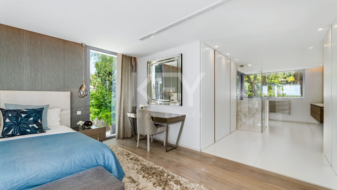 Вилла Queen: роскошная вилла для отдыха с джакузи на крыше, кинотеатром и СПА в Cascada de Camoján