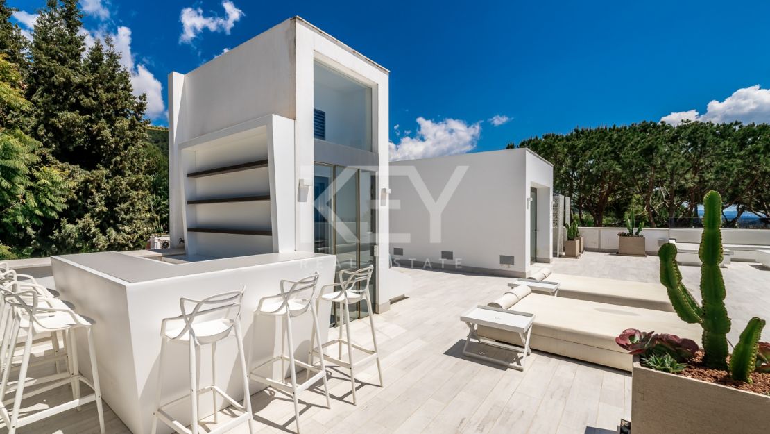 Вилла Queen: роскошная вилла для отдыха с джакузи на крыше, кинотеатром и СПА в Cascada de Camoján