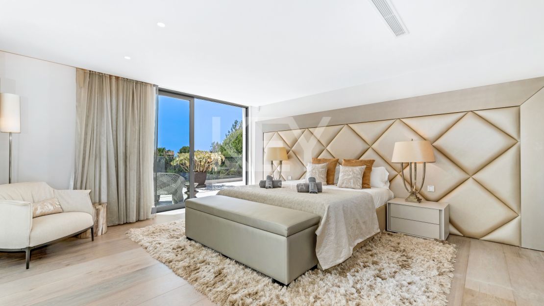 Вилла Queen: роскошная вилла для отдыха с джакузи на крыше, кинотеатром и СПА в Cascada de Camoján