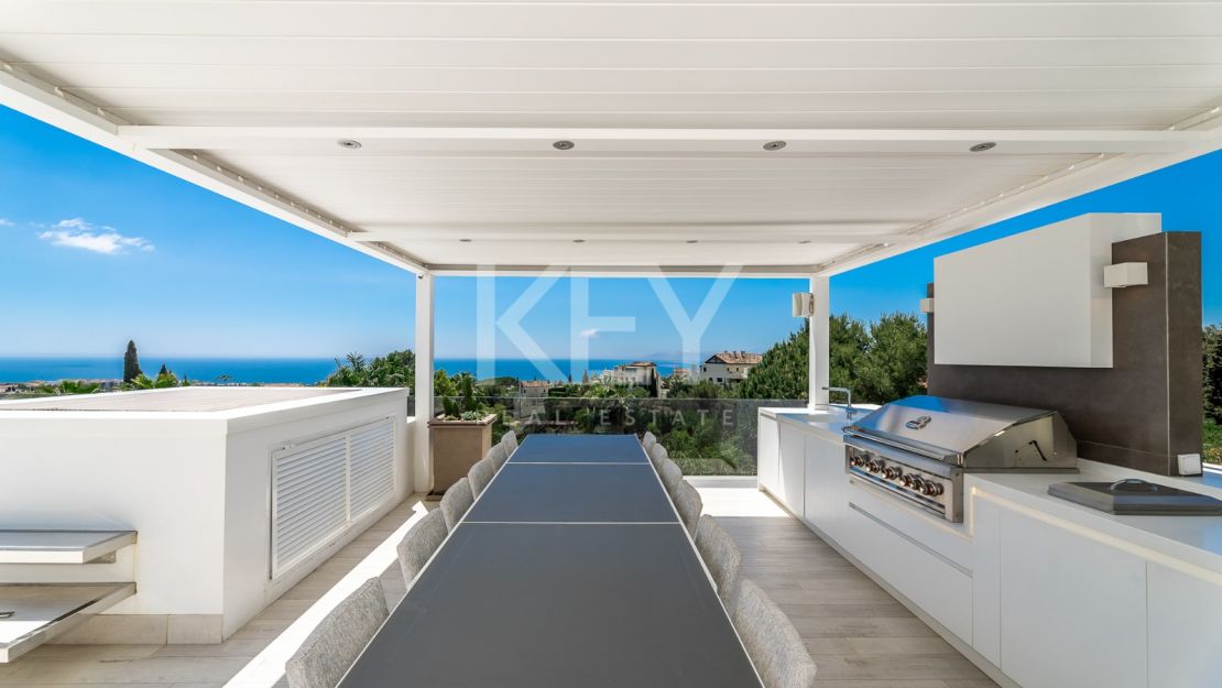 Вилла Queen: роскошная вилла для отдыха с джакузи на крыше, кинотеатром и СПА в Cascada de Camoján