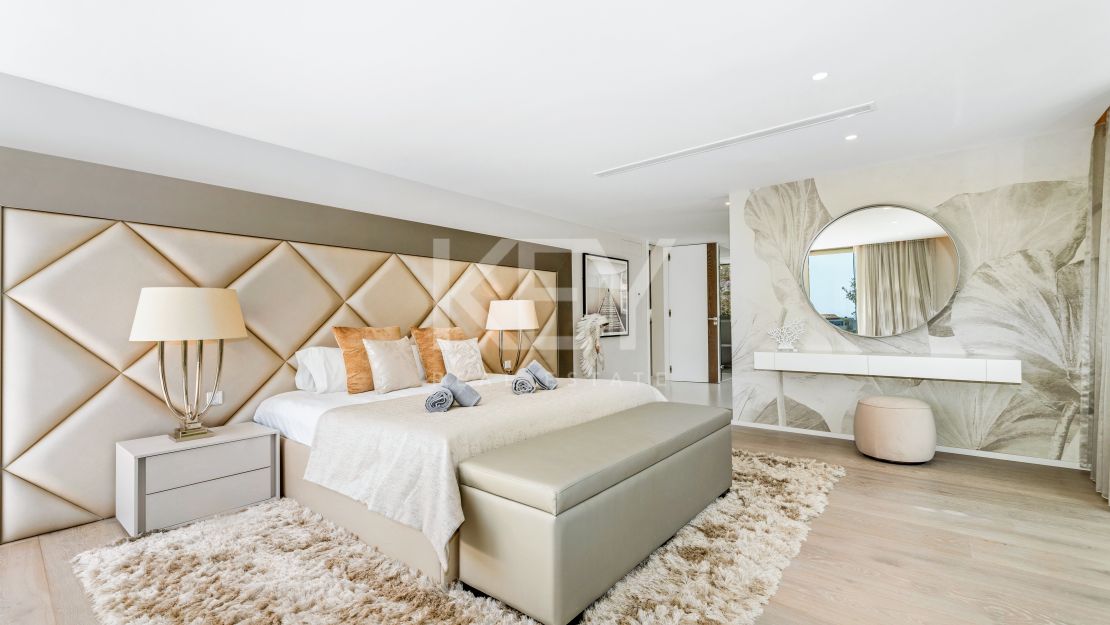 Вилла Queen: роскошная вилла для отдыха с джакузи на крыше, кинотеатром и СПА в Cascada de Camoján