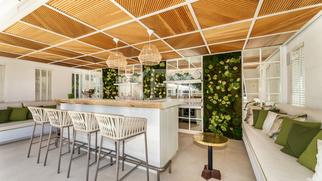 Вилла Queen: роскошная вилла для отдыха с джакузи на крыше, кинотеатром и СПА в Cascada de Camoján