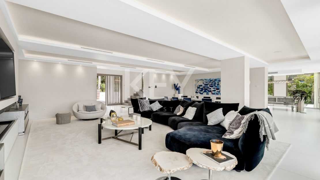 Вилла Queen: роскошная вилла для отдыха с джакузи на крыше, кинотеатром и СПА в Cascada de Camoján