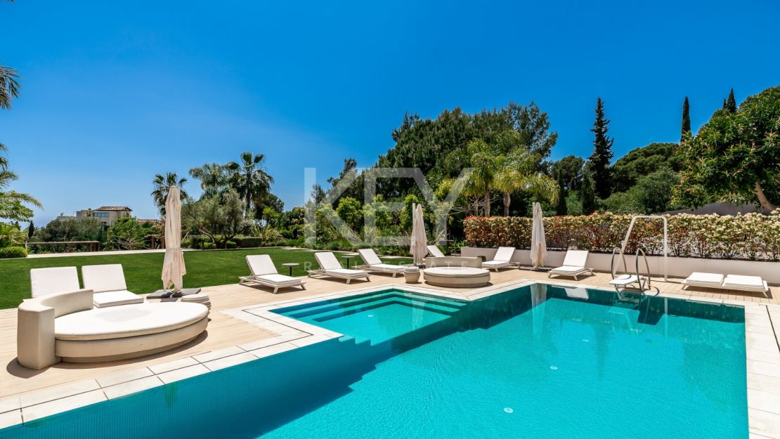 Вилла Queen: роскошная вилла для отдыха с джакузи на крыше, кинотеатром и СПА в Cascada de Camoján