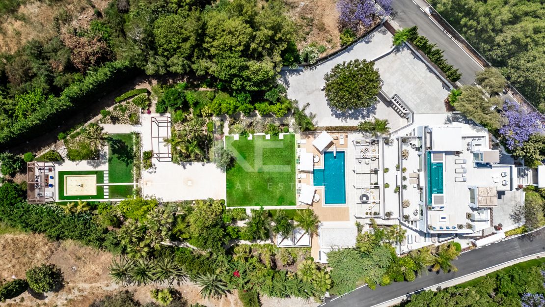 Вилла Queen: роскошная вилла для отдыха с джакузи на крыше, кинотеатром и СПА в Cascada de Camoján