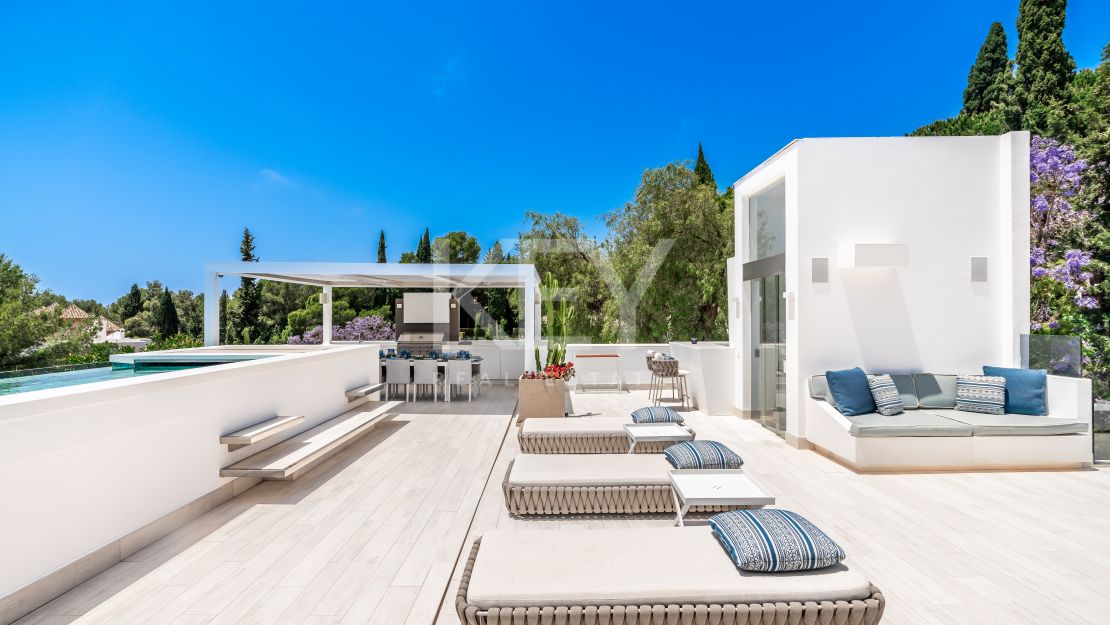 Вилла Queen: роскошная вилла для отдыха с джакузи на крыше, кинотеатром и СПА в Cascada de Camoján