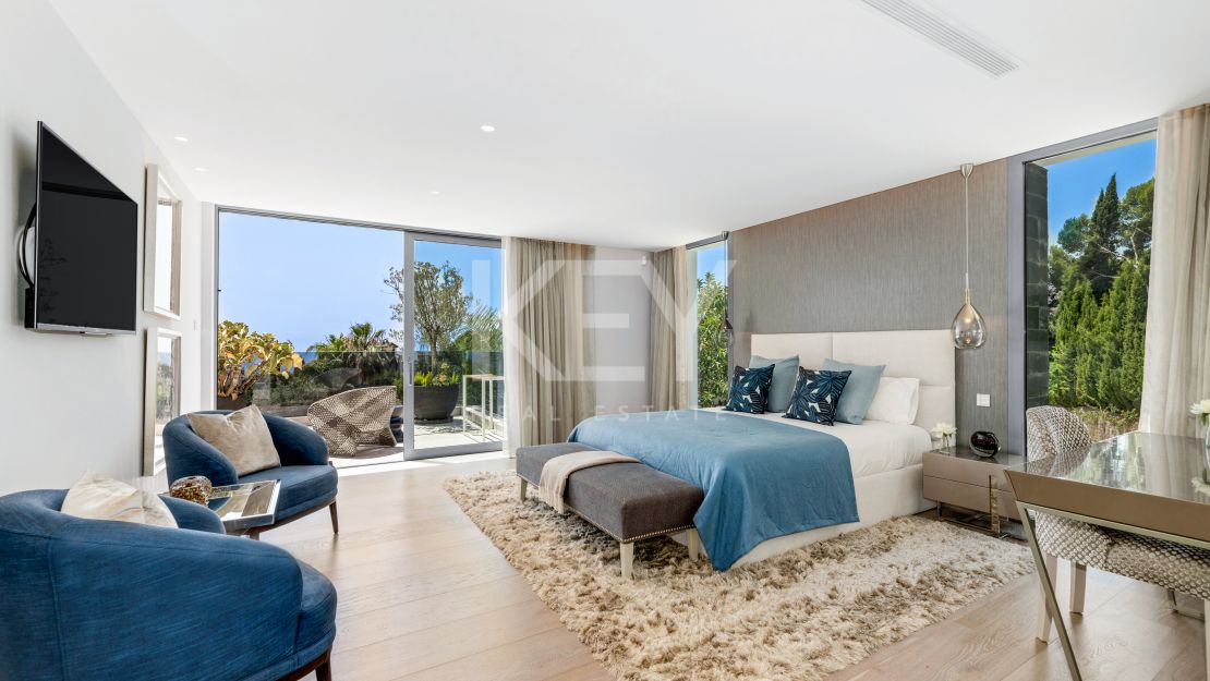 Вилла Queen: роскошная вилла для отдыха с джакузи на крыше, кинотеатром и СПА в Cascada de Camoján