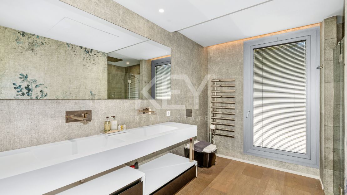 Вилла Queen: роскошная вилла для отдыха с джакузи на крыше, кинотеатром и СПА в Cascada de Camoján